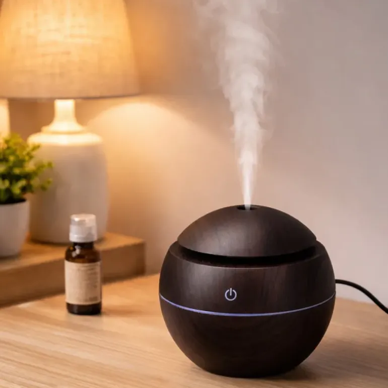 Humidificateur avec câble USB + 6 flacons 10ml huiles parfumées