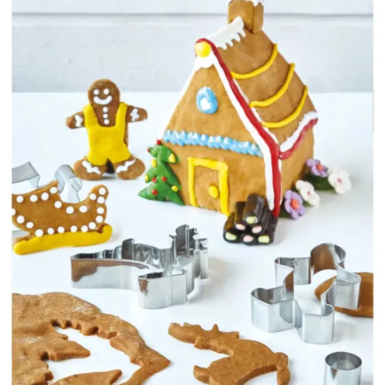 Kit 9 emporte-pièces Noël 3D bonhomme traineau cerf maison