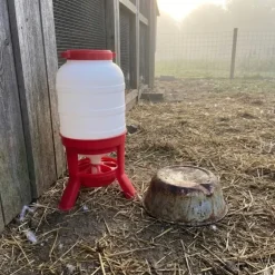 Mangeoire anti-gaspillage sur pieds 30 kg – Grande capacité