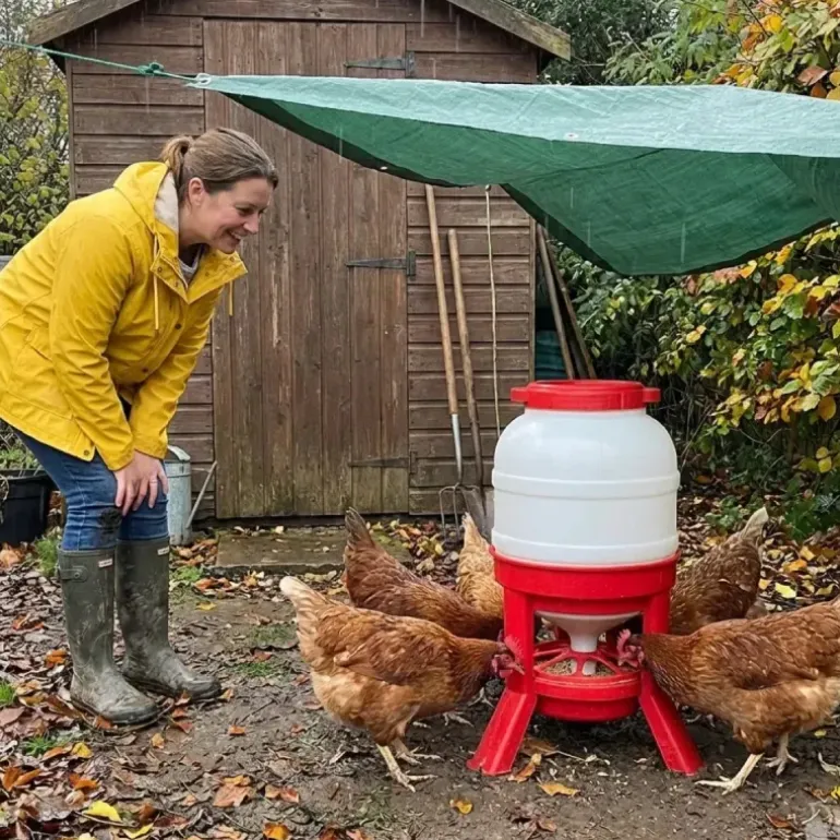 Mangeoire anti-gaspillage sur pieds 23 kg – Grande capacité