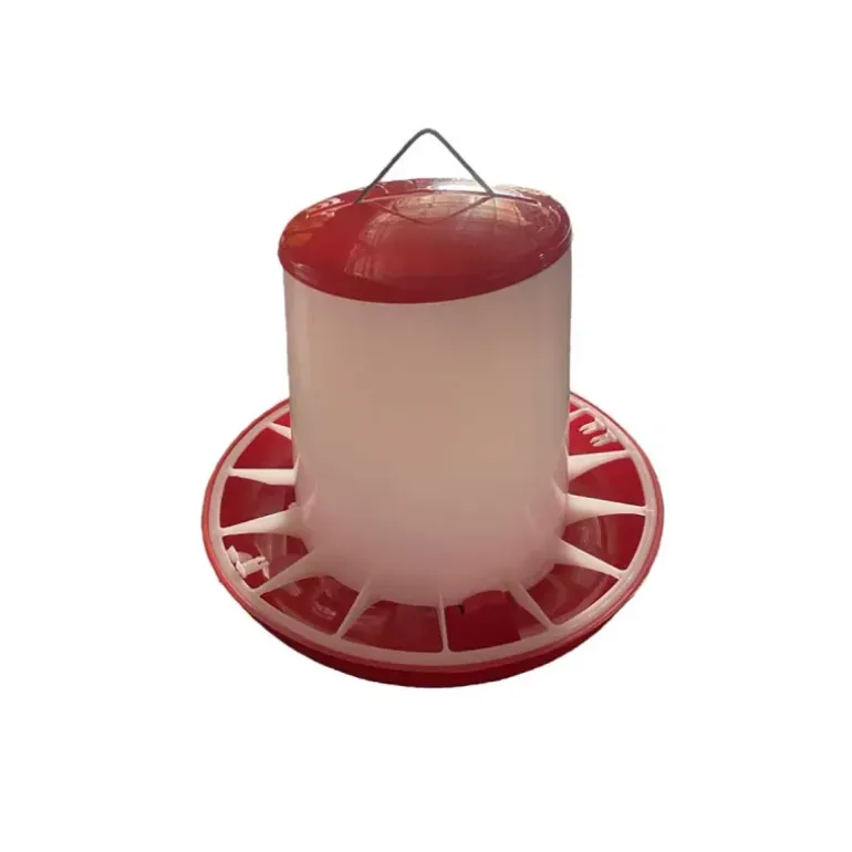 Mangeoire plastique avec poignée 9 kg pour volailles et pigeons