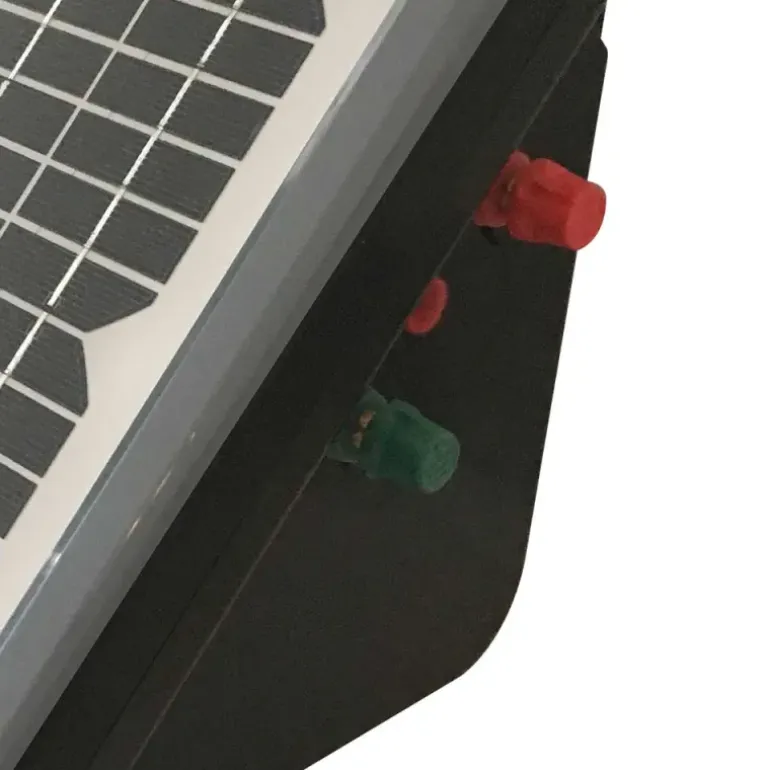 Poste électrificateur solaire SC25 tension 6200 v accu intégré