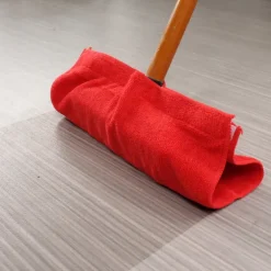 Serpillères pour balai en microfibre bleues et rouges Lot de 4