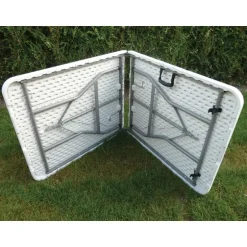 Table pliante en résine 10 couverts 180x70x74cm pieds métal